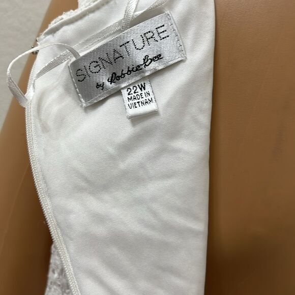 Robbie Bee Signature White Sundress Size 22W Sleeveless Scoop Neck Midi Silky - Picture 9 of 10